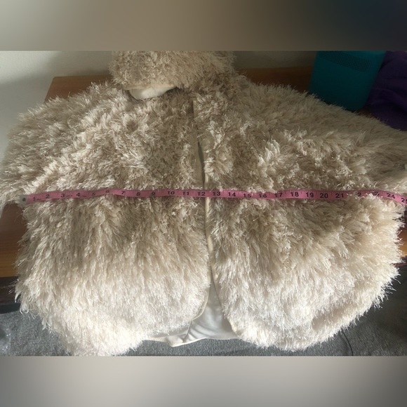 NWT joyfolie boutique fur-like hooded lined open jacket in natural. - Picture 4 of 7
